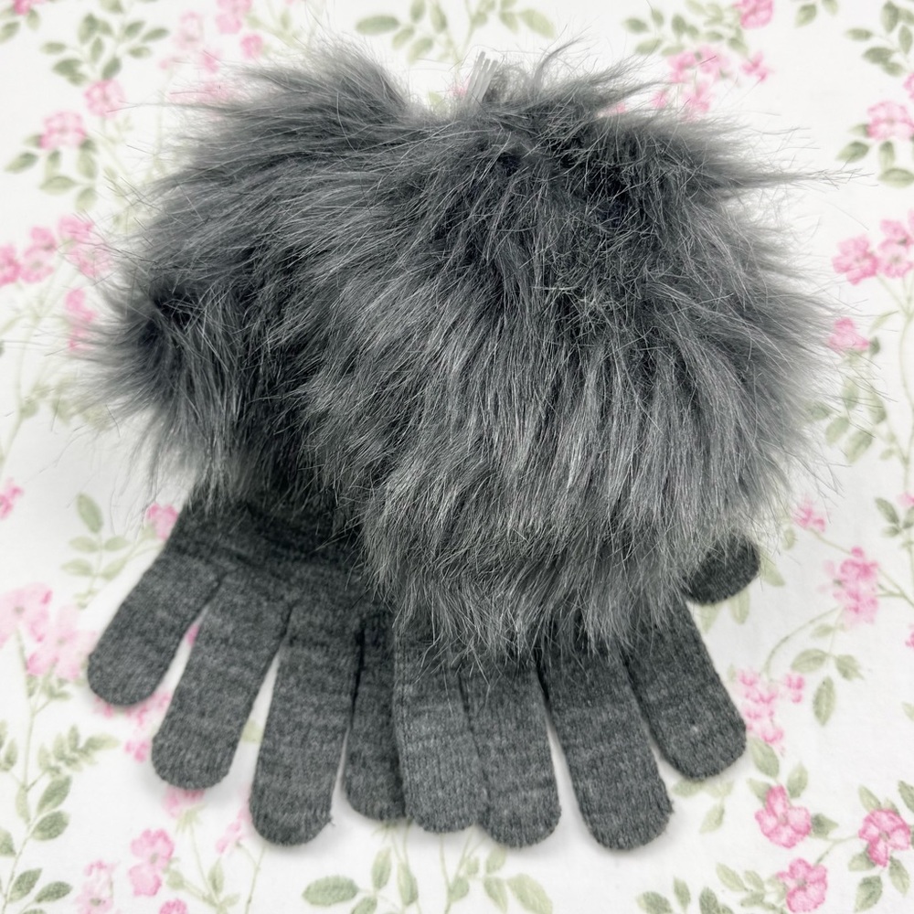 NEW Icing Grey Fur Mittens‎